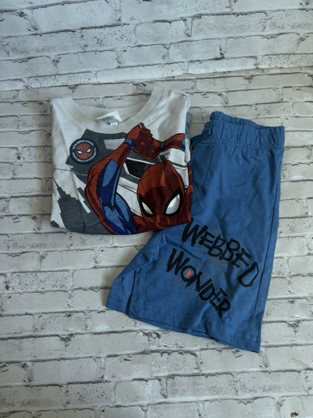 Disney Marvel Spiderman Boys T-shirt And Shorts Set Size 6 NWT